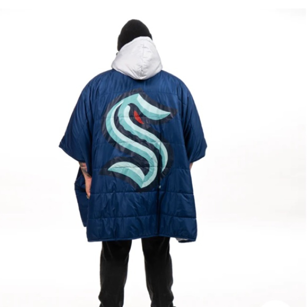 Poler Seattle Kraken Reversible Poncho and Blanket NWT